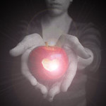 Brujería con manzana roja